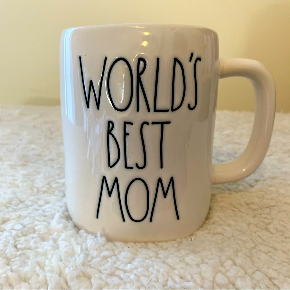 BNWT Rae Dunn White WORLD’s BEST MOM Mug